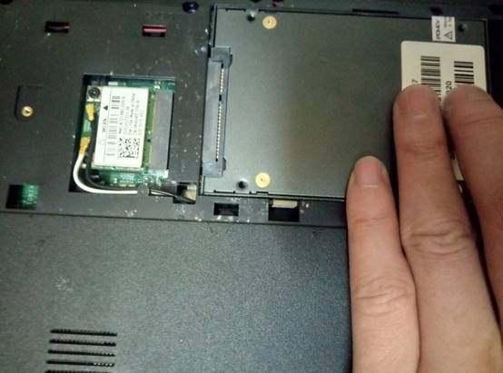 (测试电脑电源的方法)如何使用电脑硬件测试软件测量电脑电源电压,确保电压正常?