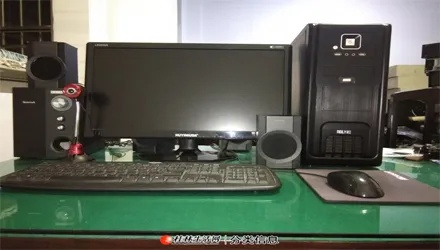 出售优质二手台式电脑,超值选择,性能卓越,适合办公与家庭使用,欢迎来电咨询!