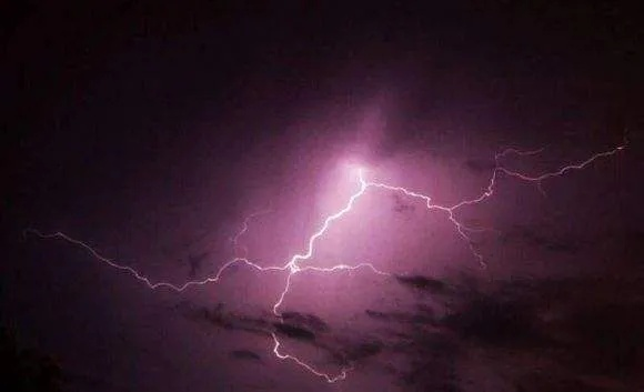 (渡雷劫的图片)渡雷劫是否注定命中,一切皆听天命 (渡雷劫的图片)渡雷劫是否注定命中,一切皆听天命