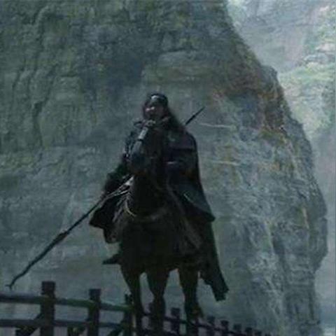 三国英雄会战马:从战略角度解析射雕三英战吕布的军事智谋与马术技艺 三国英雄会战马:从战略角度解析射雕三英战吕布的军事智谋与马术技艺